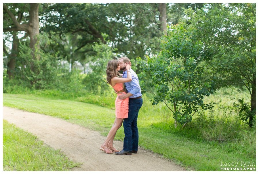The Woodlands TX Engagement Photographer / Kasey Lynn Photography