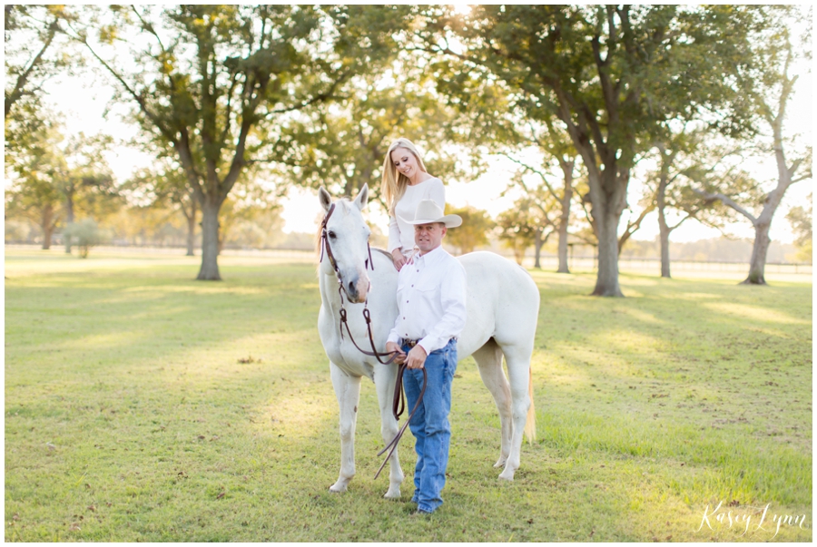 Engagement Session with Horses_Kasey Lynn Photography