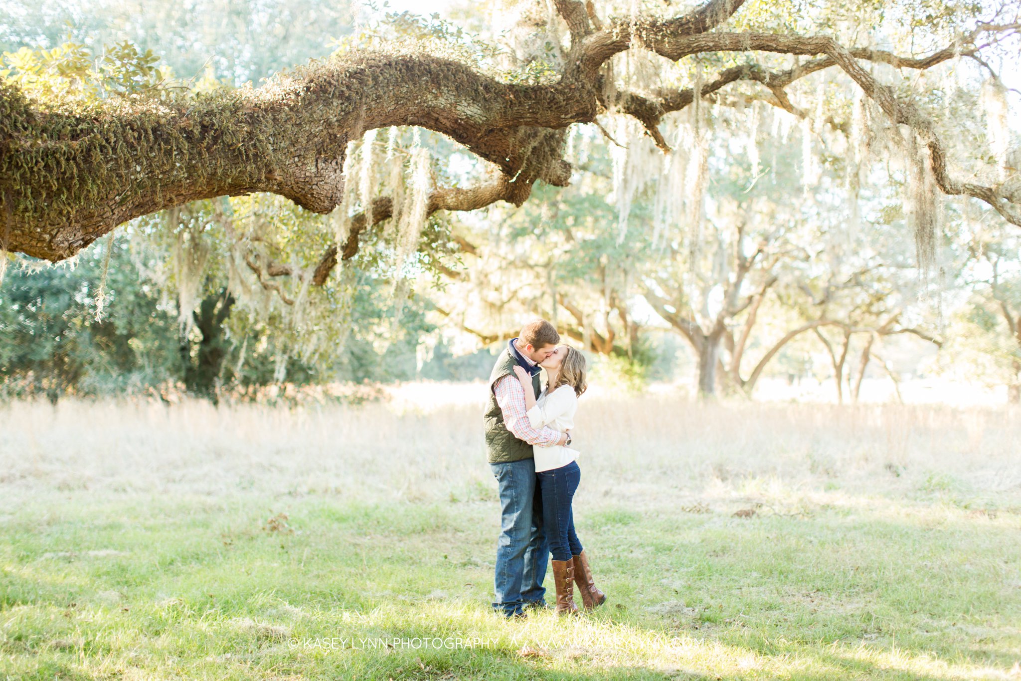 Moss Trees Engagement Session / Kasey Lynn Photography