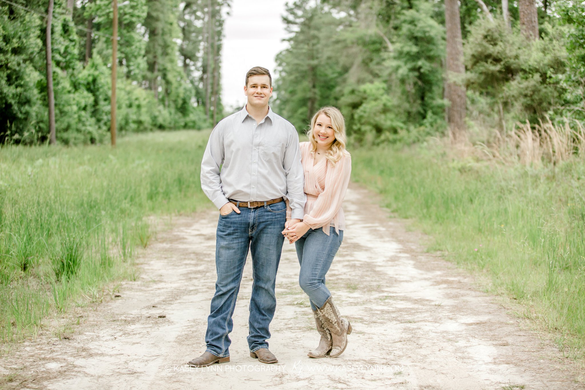 Wooded Engagement Session / Kasey Lynn Photography