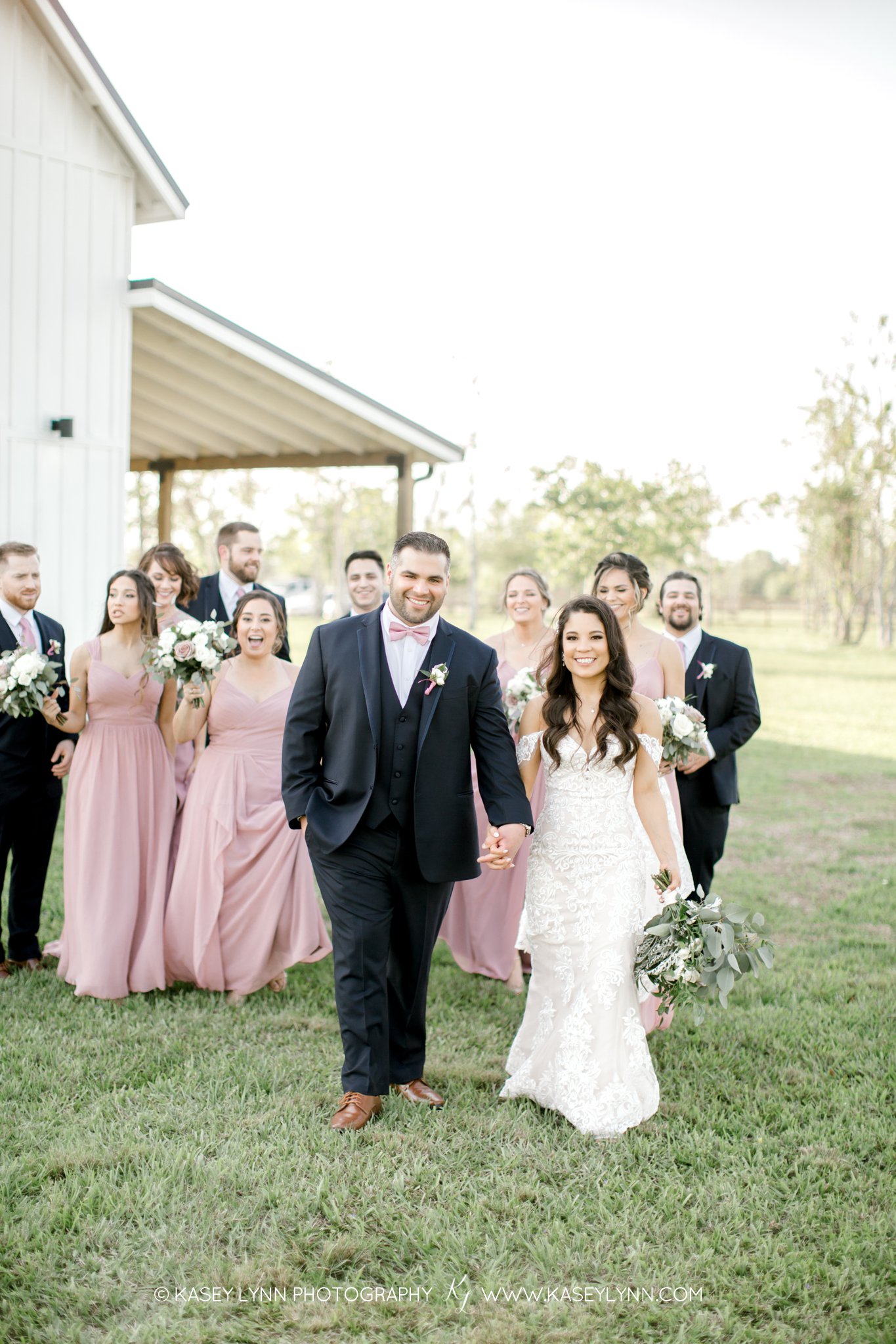 The Barn at Willowynn Wedding / Kasey Lynn Photography