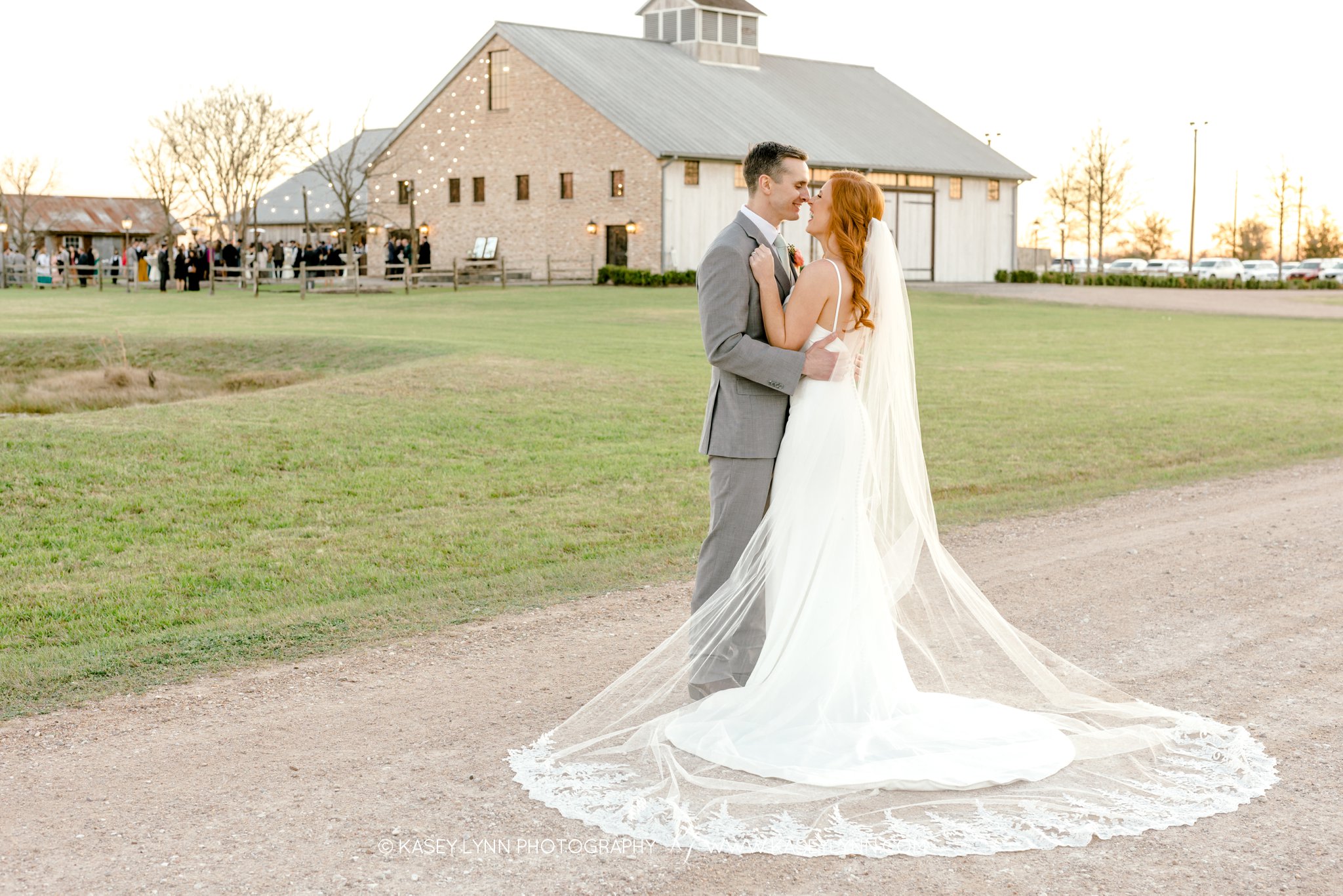 Beckendorff Farms Wedding Photographer / Kasey Lynn Photography