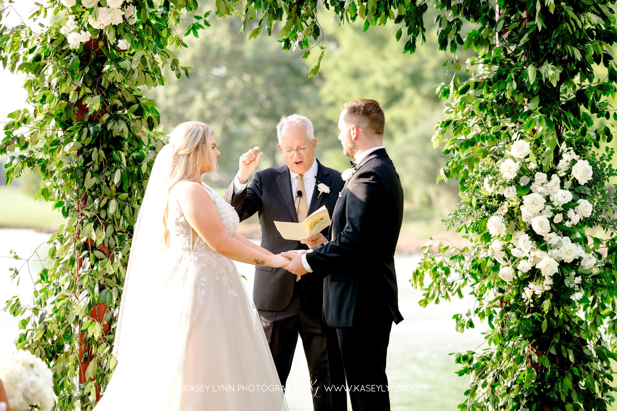 Bay Oaks Country Club wedding photographer / Kasey Lynn Photography
