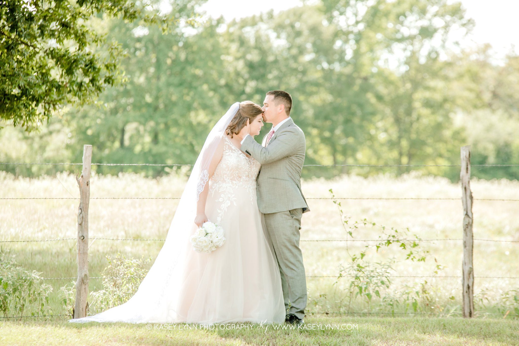 The Springs Magnolia Wedding / Kasey Lynn Photography