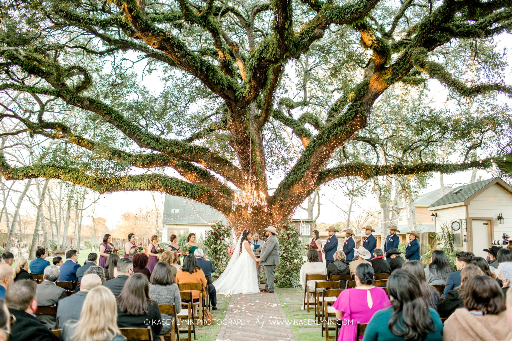 Oak Tree Manor Wedding / Kasey Lynn Photography